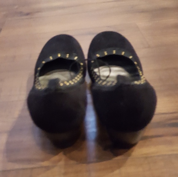 Seychelles Black Suede Gold Studded Wedges - Picture 5 of 6
